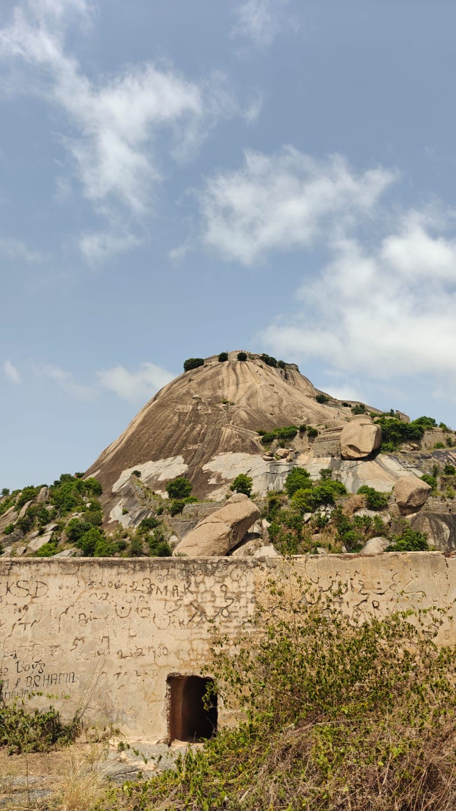 Madhugiri Fort trail
